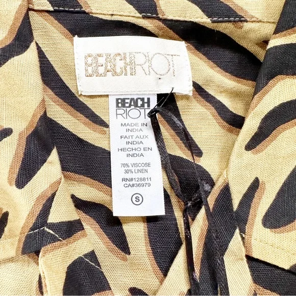 LAST CHANCE! DELETING TONIGHT! 
BEACH RIOT Zebra Button-Up Shirt Small NWT NEW - Picture 4 of 8